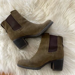 Sam Edelman chelsea boot olive green
